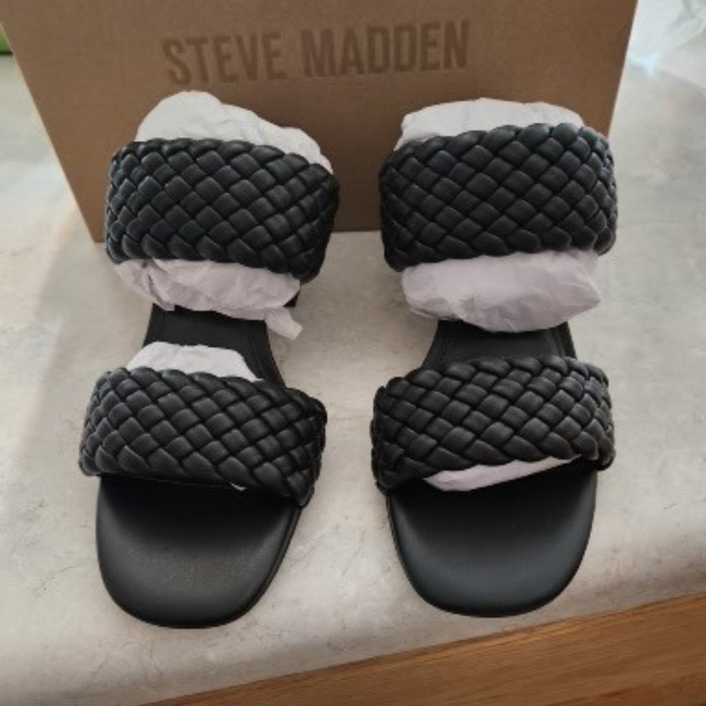 Steve Madden NWOT Ddaphnee sandals black, 8.5